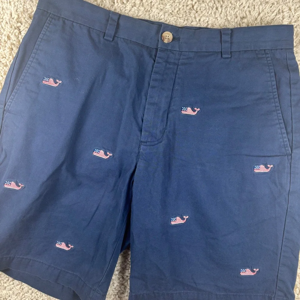 Vineyard Vines Mens Shorts 32 Blue Flag Whale Embroidered Chino Preppy USA Yacht